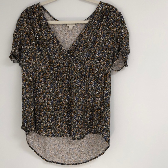 Women’s Pattern Blouse - Picture 2 of 7